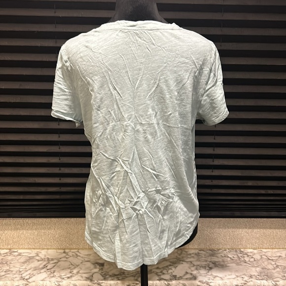 Old Navy Women’s‎ Everywear Light Blue Short Sleeve Crewneck Cotton T-Shirt Med - Picture 3 of 6